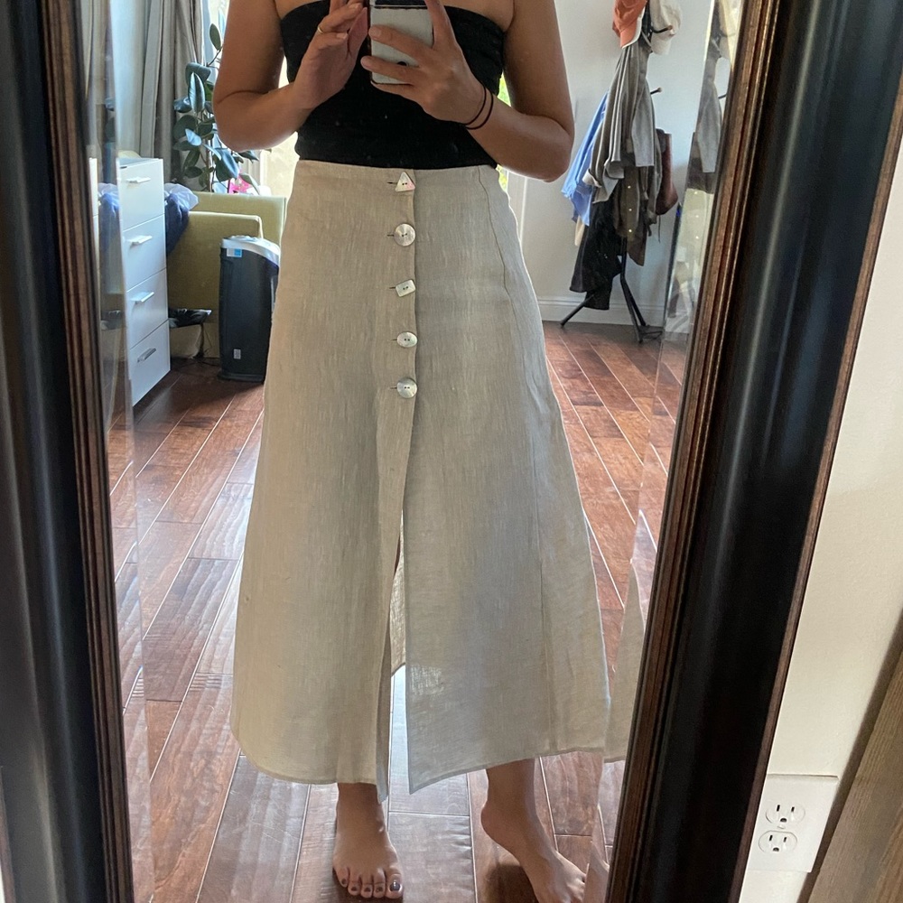 Reformation khaki linen skirt. Size 2.